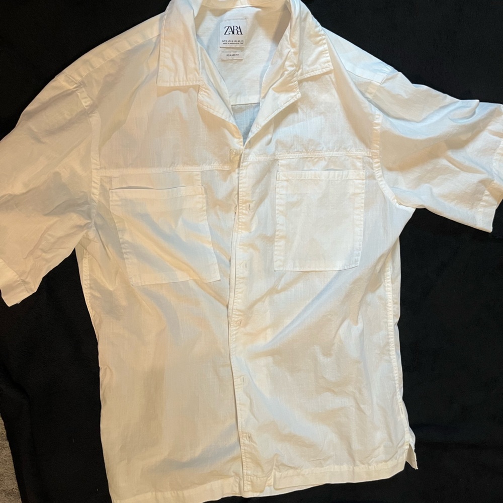 Zara men’s short sleeve linen casual shirt. Relaxed fit, size medium.